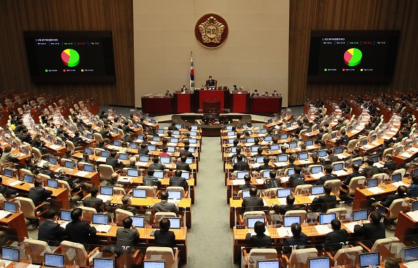 9일 오후 서울 여의도 국회에서 열린 제382회 국회(정기회) 제15차 본회의에서 공정거래법 일부개정법률안 등이 통과되고 있다. 사진=뉴시스