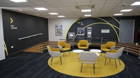 영국에 설치된 기업 금융 공동점포 '비즈니스 뱅킹 허브'의 모습. 사진=내셔널 웨스트민스터 은행 홈페이지 갈무리