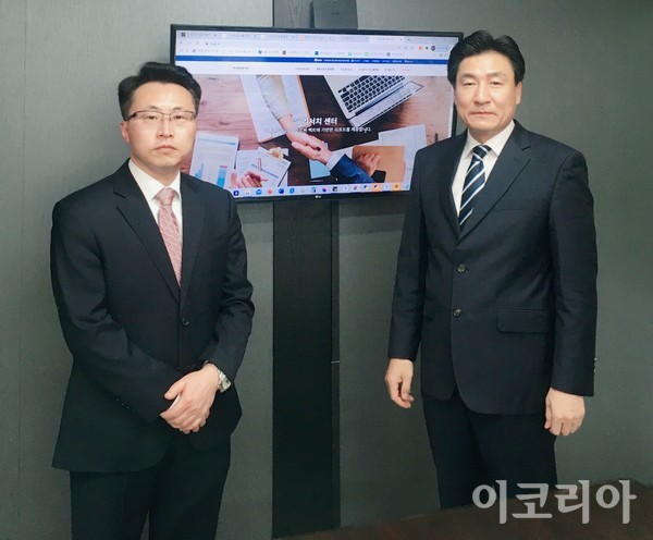 왼쪽부터 김승한 한국금융분석원 리서치센터장, 노신규 한국금융분석원 대표.