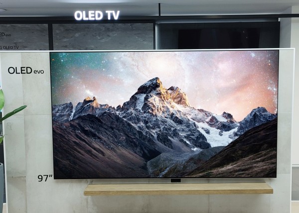 'CES 2022'에 전시된 LG전자 OLED TV. 사진=LG전자