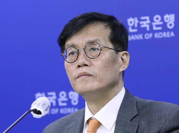이창용 한국은행 총재가 12일 서울 중구 한국은행에서 열린 기자간담회에 참석해 기준금리 인상에 대해 설명하고 있다. 사진=뉴시스