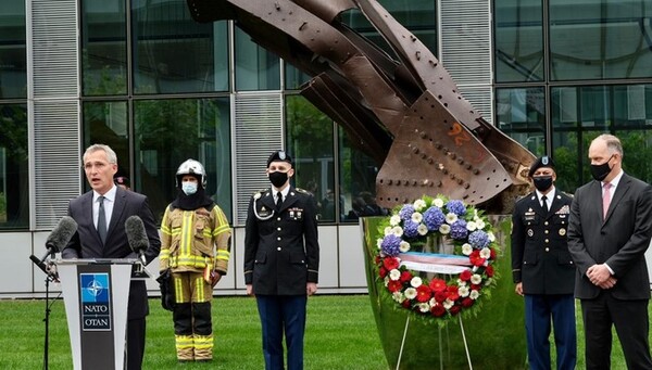 9.11 테러 20주년 추모식에서 연설하는 옌스 스톨텐베르그 사무총장 = 나토 누리집
