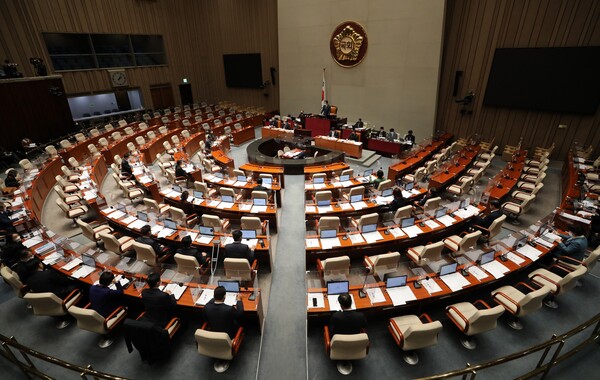 4일 오후 서울 여의도 국회 예결위 전체회의장에서 2023년도 예산안 및 기금운용계획안에 대한 공청회가 열리고 있다. 사진=뉴시스 