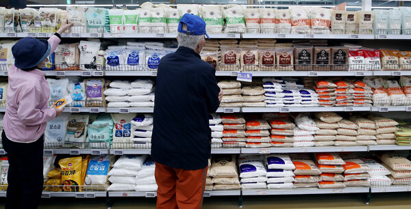 국제 설탕 가격이 수요 증가와 기상 악화 전망으로 급등하고 있다. 사진은 서울의 한 마트에서 설탕이 판매되고 있는 모습. 사진=뉴시스 