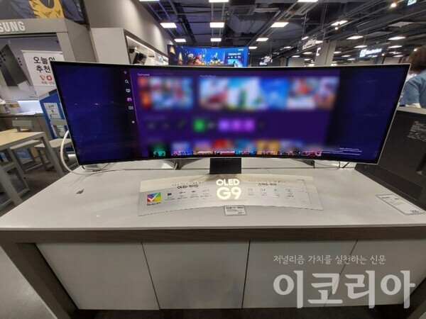 LG전자가 한국에서 판매하는 OLED게이밍 모니터. 사진=여정현 필자 제공.