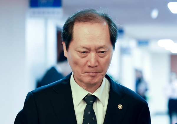 헌법슬롯 게임 분양 후보자로 지목된 이완규 법체저장이 8일 정부서울청사에서 열린 국무회의에 참석하고 있다. 사진=뉴시스
