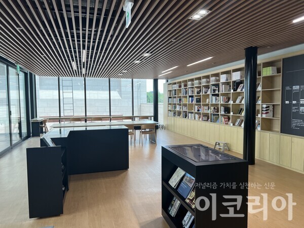 시민 교육과 소통의 장이라는 취지로 설계된 다목적 공간 ‘도박 게임 유형마루’. 배소현 기자 촬영