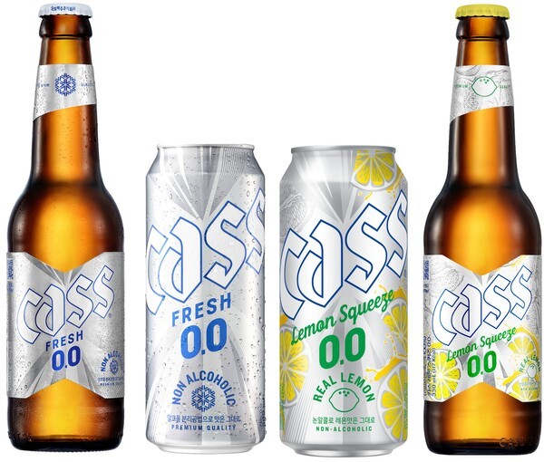 사진은 카스 논인터넷 도박 음료 라인업 '카스 레몬 스퀴즈 0.0'와 '카스 0.0'. 사진=오비맥주