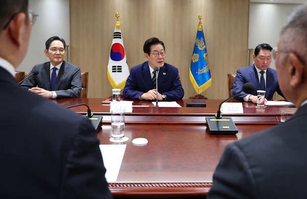 이재명 대통령이 16일 서울 용산 대통령실 청사에서 열린 한미 관세협상 후속 민관 합동회의에서 발언하고 있다. (대통령실통신사진기자단). 사진=뉴시스 