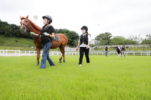 Korea Racing Authority Recruits Participants for the Second Half of 2026 'Healing Horse Riding' Support Program