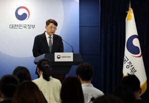S주사위 도박 유형, 사실상 전 가입자 유심정보 유출 의혹.. 이용자 소송 확산